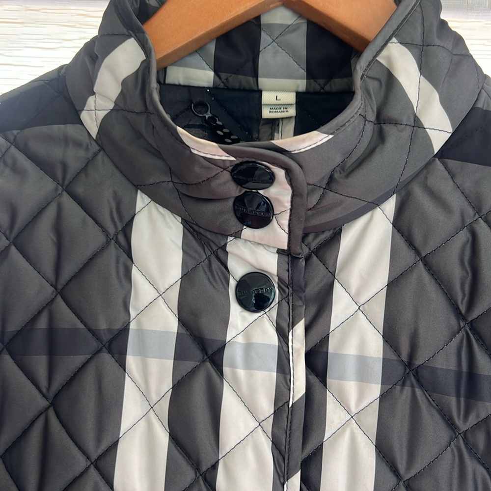 - Burberry Jacket - Picture 4 of 11